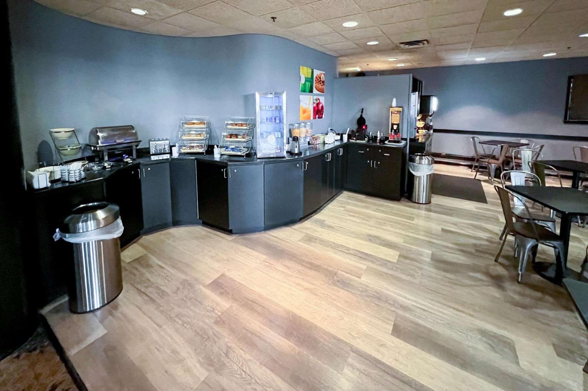 Quality Inn & Suites Orland Park - Chicago Bagian luar foto