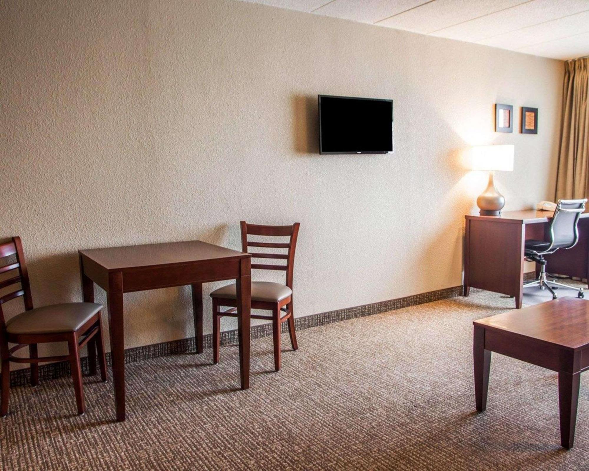 Quality Inn & Suites Orland Park - Chicago Bagian luar foto